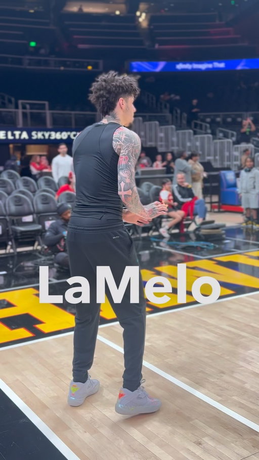 Lo que noté de LaMelo antes de jugar 🧐