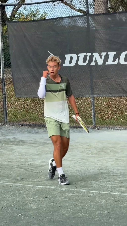 Jordan Lee 🇺🇸 vs Alan Wazny 🇵🇱(4) for a spot in the quarterfinals 🍿

Day 4 @imgatennis International Tennis Championships Matchup of the Day 

And the other one…
Andrew Johnson 🇺🇸 (12) vs Thijs Boogaard 🇳🇱 (7)

Live streams link on our story 👌 🔗