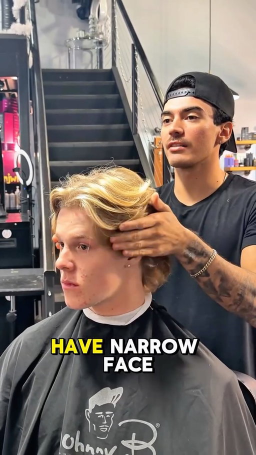 PART 1 🔥 Consultation for the popular Texture Mullet fringe ❗️

#barber #transformation #consultation #modernmullet #texturedhair #hairstyle