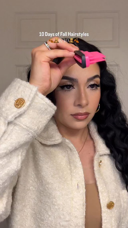 You can never go wrong with a rubberband hairstyle 🥰😍 Share with a bestie & follow for more! 🫶🏼🫶🏼 
.
#hairstyle #hairtutorial #easyhairstyles #hairgoals #hairideas