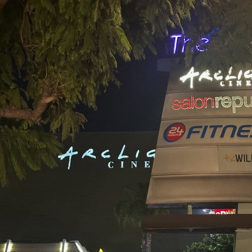 BREAKING: Arclight Hollywood sign is now powered on at night 😱