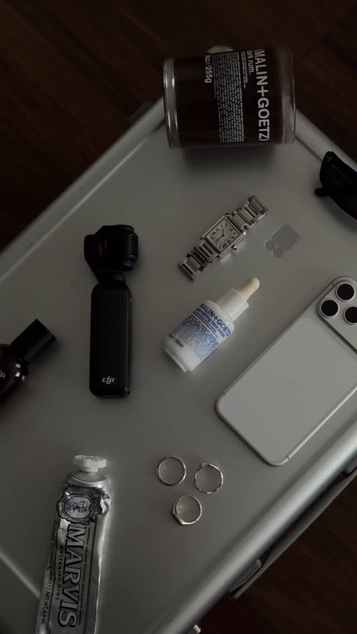 Just some simple essentials 

#mensessentials #mensaccessories #cleanboyaesthetic