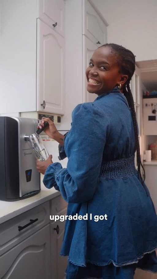 #AD Ladies, dads don’t want socks and boxers for Christmas anymore 👀 but I’ve found the one present my husband will actually love. The PerfectDraft machine! A home beer dispenser that gives you pub quality beer at home. Yes, that is Stella Artois on tap in our kitchen and there are over 40 other beers to choose from🍺 Thank me later. (18+ only. Please drink responsibly.)