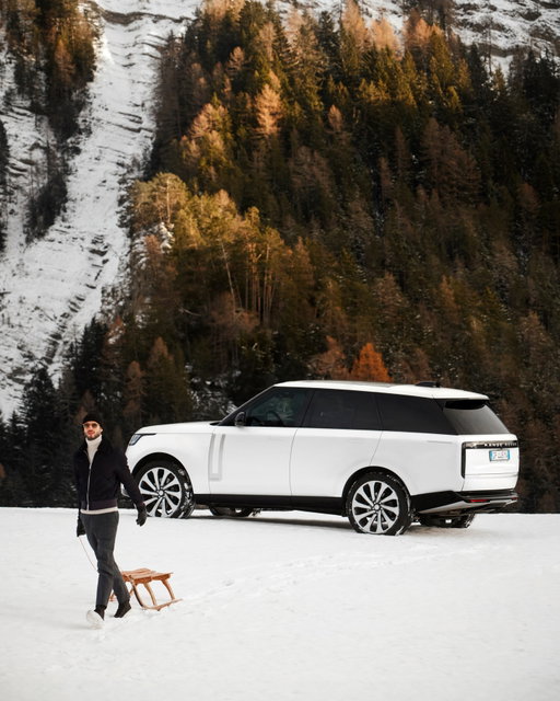For those who play in the snow.

#RangeRover

——

Model shown is Range Rover Autobiography, EU specification with optional features. Availability/specifications vary by market, check with your local retailer.