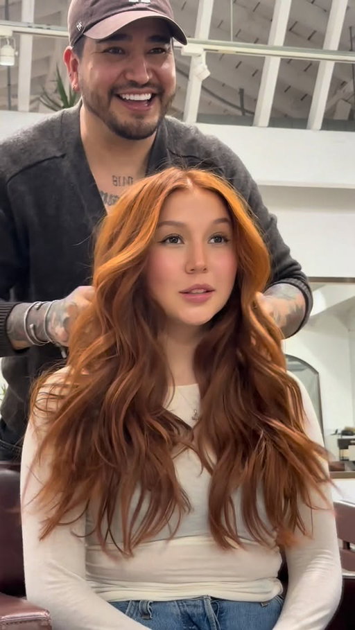 We made her a ginger few years ago and she could not resist any more. If you ask me she is meant to be a ginger, but that’s just me. 😌

NON NEGOTIABLE WITH REDS:

1. I must always start with a base break unless they have permanent color on. 

2. If they have color on already we will start with a global mild bleach 1:3 or 1:4 with 20 vol. 

3. If client has existing highlights level 9-10 mild bleach will make those highlights too porous and they won’t grab the color so NEVER mild bleach over super porous highlights. 

Wella reds are definitely the strongest coppers I’ve ever used. Also last the longest. 💅🏼

.
.
.
.
.
.
#redhead #gingerhairgirl #copperbalayage #wellahair #wellausa #pasadenahairstylist #losangeleshair #colortouch #illumina