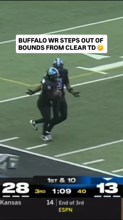 Buffalo WR Victor Snow almost had a touchdown but stepped out of bounds in the 3rd quarter down 15 points

#collegefootball #football #college #cfb