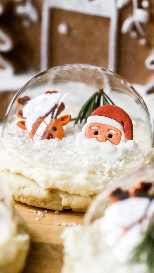 Snow Globe Cookies ❄️🎄

These Snow Globe Cookies are straight-up holiday magic. Soft, thick sugar cookies covered in fluffy vanilla frosting and decorated like the cutest little edible winter wonderlands.

They look fancy, but they’re secretly so easy — the kind of cookie that makes everyone think you spent hours piping tiny details when you absolutelyyyyy did not.

Comment “recipe” and I’ll send you the link to save or print! https://basicswithbails.com/course/dessert/snow-globe-cookies-christmas-recipe/

#christmascookie #snowglobecookies #easydessertrecipes #holidaycookies #holidaydessert