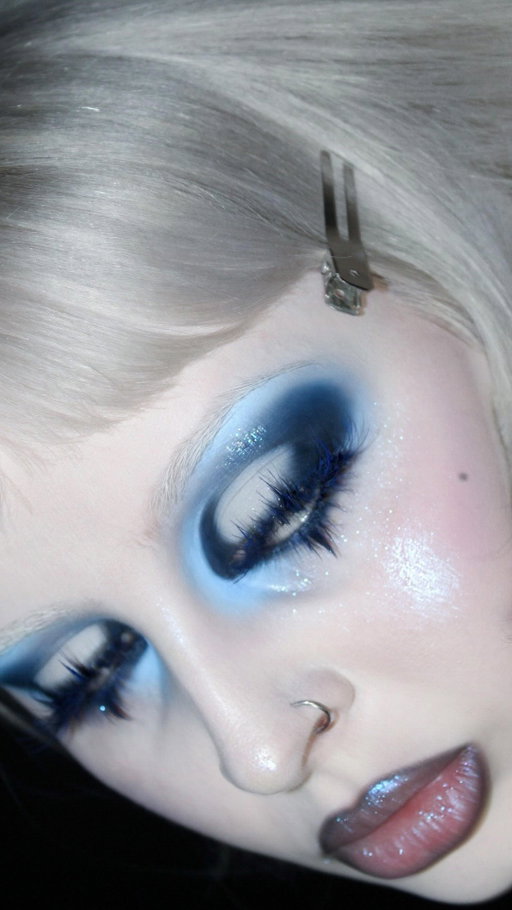 Feeling bluuuuuuue ⋆✴︎˚｡⋆💙 This Midnight 42 colour palette is perfect for December, also…Sagittarius season ⋆.˚

Other product details for this look mentioned in my previous post! #wintermakeup #bluemakeup #monochromaticmakeup