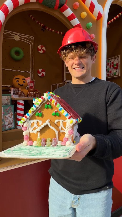 I got a sneak peek of the Target Wonder Drop event at Domino Park in Brooklyn, NY! Be sure to stop by Dec 5-7 and find my gingerbread house 😍#TargetPartner #TargetWonderDrop @target
