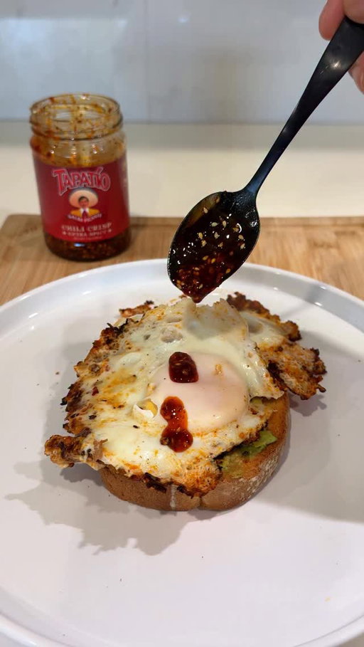 Eggs cooked in chili oil>>>

🔥 Same @tapatiohotsauce heat in a different way

🛒 Shop our merch online (link in bio)
#tapatiohotsauce #hotsauce #chilioil
