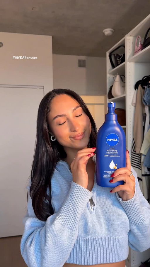Team coiffure avant le maquillage ou maquillage avant la coiffure ?💄

Pour ma part, ça dépend tellement de mon mood ! 🤭 Mais une chose est certaine : je ne sors jamais sans hydrater mon corps, et je suis en amour avec le Lait corporel nourrissant de @niveacanada .💙

Enrichi en acide hyaluronique, en huile d’amande et en Deep Care Serum, il laisse ma peau super douce, hydratée et lumineuse jusqu’à 72 h* sans fini gras..juste un magnifique glow avant ma date. ✨

Découvre les essentiels NIVEA sur nivea.ca

#pub #NIVEANation