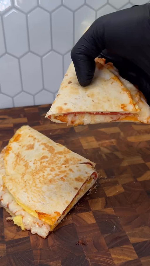 Pizza omelet 🍕#satisfying #recipe #cooking