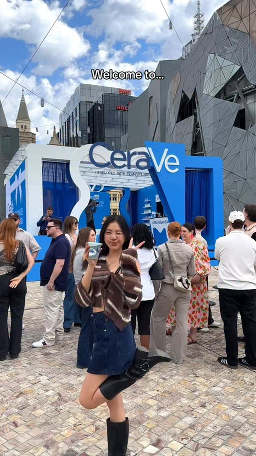 gift bags valued at $300 for the first 50 guests each day* + free skincare consultations! 💘 #melbournetodo 

📍 @cerave_aunz House of Hydration at @fed.square ✨

#ad #CeraVe #CeraVeHoliday
#HouseOfHydration #Skincare #DevelopedWithDermatologists #melbourneactivities 

*CeraVe Holiday House of Hydration event - first 50 attendees each day only. Ends 7/12/25, while stocks last. Limit 1 gift/person. T&Cs apply.