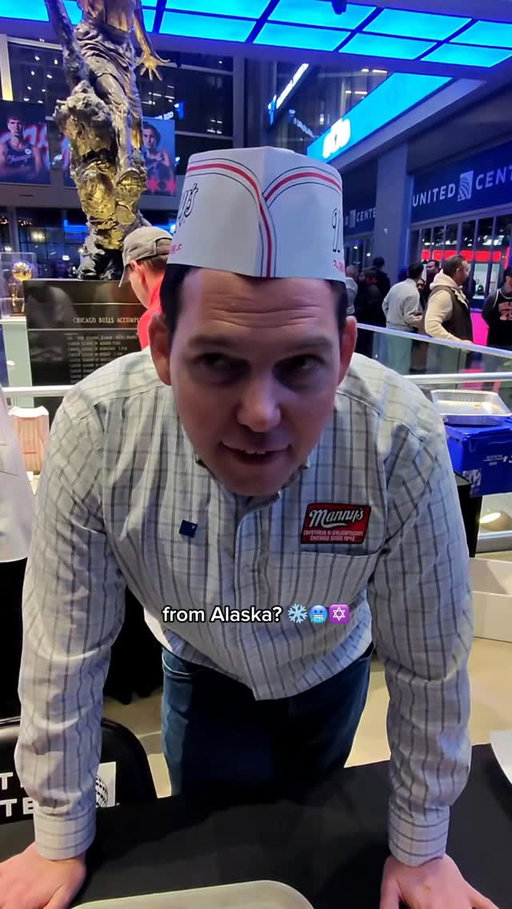 Jew from Alaska takes on the Bulls game 🥶🏀

#ChicagoBulls #Jewish #Deerfield @chicagobulls @standuptojewishhate