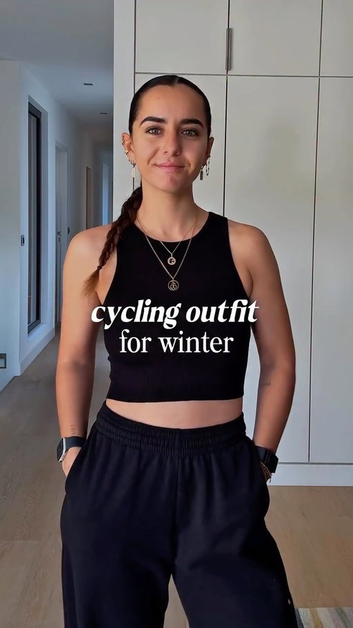 still my winter cycling outfit for your next ride 🚴🏻‍♀️⬇️

• bib tights @ekoicycling 
• heart rate monitor @garminfrance 
• arm sleeves @sirokocycling 
• jersey @chefdefile 
• jacket @castelli_fr 
• helmet @sweetprotection 
• sunnies @oakleybike 
• scarf @sezane 

#womencycling#girlcycling#cyclismefeminin