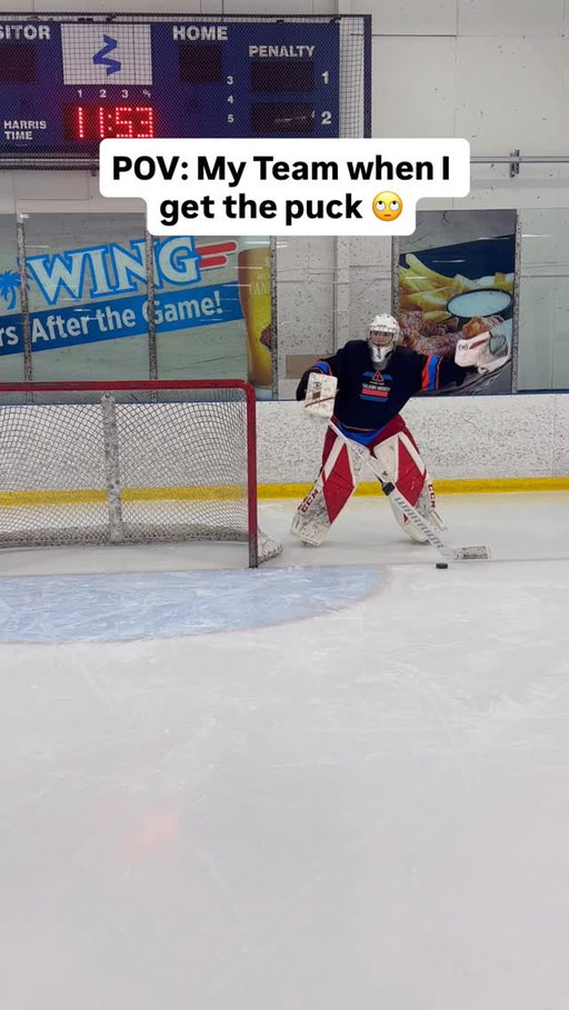 Every goalie can relate 😆 #hockeygoalie #hockeylife (IB: @loris_gk )