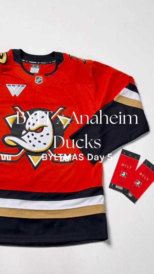 💫GIVEAWAY CLOSED💫

🎁 BYLTMAS DAY 5 🎁

’Tis the season to score big! We’re giving away two tickets and a signed Anaheim Ducks jersey for the ultimate game day experience. Cheer rinkside, sport your Ducks gear and look your best in BYLT. 

Make sure to follow @anaheimducks and @byltbasics + check out the link in bio to enter!

Prize includes:
🏒2 Anaheim Ducks tickets
🏒Signed Anaheim Ducks jersey
💵$500 BYLT Basics Gift Card

*Limit one entry per day per person. All entries must be submitted via the link in bio. Entries close for Ducks x BYLT on 12/6 at 8:59 a.m. PST. Winners contacted daily by 10 a.m. PST.
T&Cs apply.

#BYLTMAS #Giveaway
