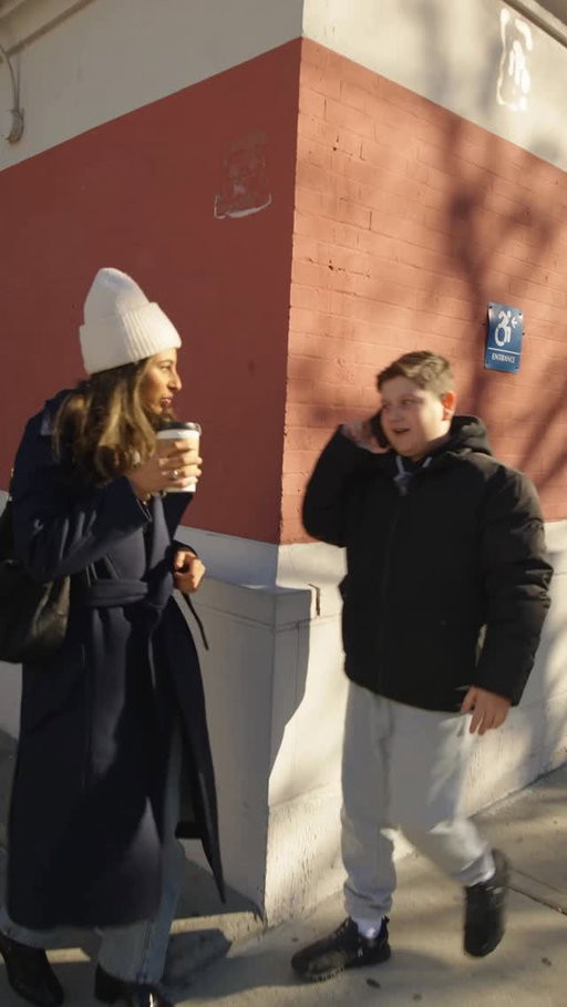 Tell me why I can’t walk two blocks in Williamsburg without ending up on a full holiday shopping journey with @winnie_thepooj.

The move: shopping your neighborhood with @square and @cashapp this holiday

Keep it in the neighborhood 

 #ad