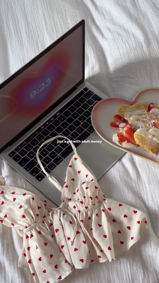where my adult money goes 🌸🕯️🕊️✨

#ukhomebody #ukautumn #londonhome #londoncreator #girlthings #girlcreative