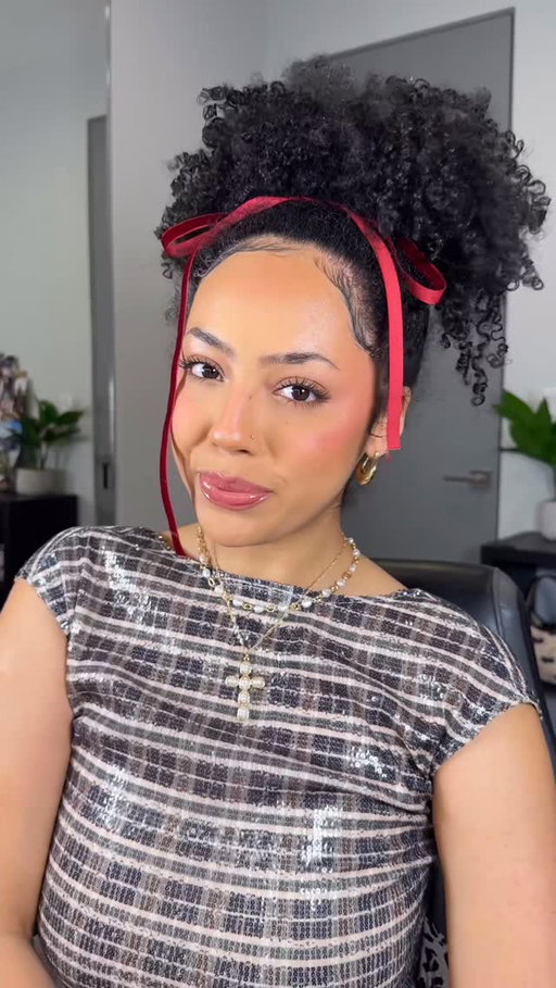 turning my hair into a christmas tree gone wrong... and then right? 👀 @cecred @ultabeauty #curlyhair #holidayhair #hairinspo #curlyhairinspo #curlyhairstyles