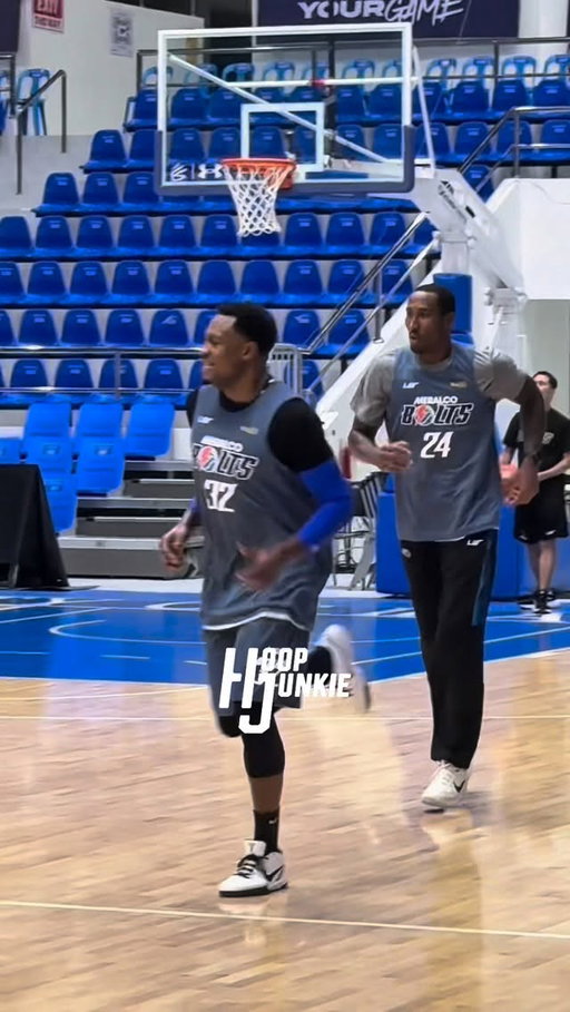 JB & RHJ 🔥

One of the most anticipated games in Philippine basketball history. In NBA terms, it’s like Jordan & Kobe teaming up together on the same team. Two PBA rivals who have battled it out numerous times are aiming for the same goal, and that’s the @eastasiasuperleague championship 🏆

🏀: Meralco Bolts vs Macau Black Bears
🗓️: December 6, 2025 (6:00 PM)
🏟️: Capital Arena (Ilagan City, Isabela)