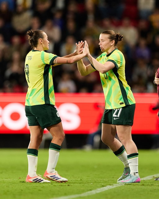 💬 ”It was pretty crazy to go from being called into camp, starting, making my debut, scoring a goal, to then being sidelined for a few months,”

🎥 Hear from @kahlijohnson after her third appearance for the national team. 

#Matildas
