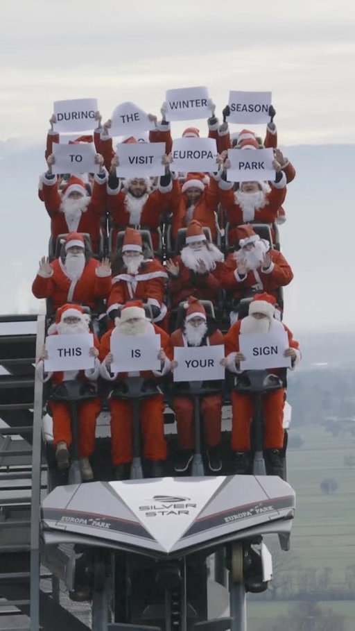 If you've been waiting for a sign, here it is! 🫵🎢 We wish you a wonderful St. Nicholas Day. 🎅 #EuropaPerk #winterseason #rollercoaster #SantaClaus