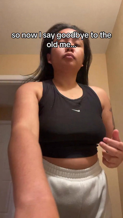 Literally said “BYE” to the old me lol

 #weightlossjourney #weightlossinspiration #weightlossinspo #gymmotivation #gymgirl #weightlosstransformation #glowup #beforeandafter #discipline #weightlossmotivation #bodytransformation #gymtransformation #fitnesstransformation