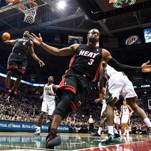 15 years later and it's still one of the coldest 📸's we've ever seen!

@dwyanewade x @kingjames