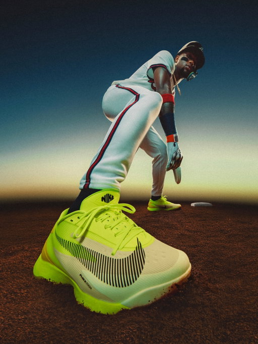 Next season starts now. 

Gear up with the latest gear and equipment from Nike Diamond. 

Available now at Nike.com.