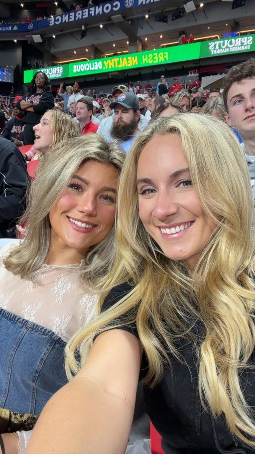 SEC CHAMPIONSHIP BABY!!!! 

Who are you pulling for??? (I’m a bandwagon dawgs fan for today)

#secchampionship #georgia #alabama