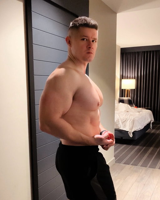 Final trip across the pond of 2025 🇺🇸 

Bloody proud of myself for making solid progress in my training despite a wall-to-wall diary and frequent intercontinental flights. I’ll sleep when I’m dead 😅

#construction #usa #atlanta #georgia #youtube #architecture #TheB1M #gym #engineering #building
