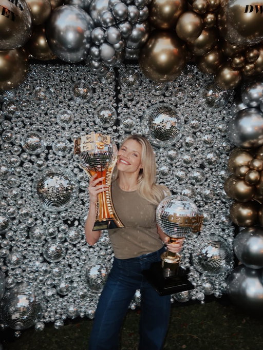 Friends and family surprised me with the sweetest welcome home celebration 🥹😭 I truly don’t know how I got so lucky to be surrounded by the best people. Feeling so grateful! 

#grateful #dwts #champs #finale