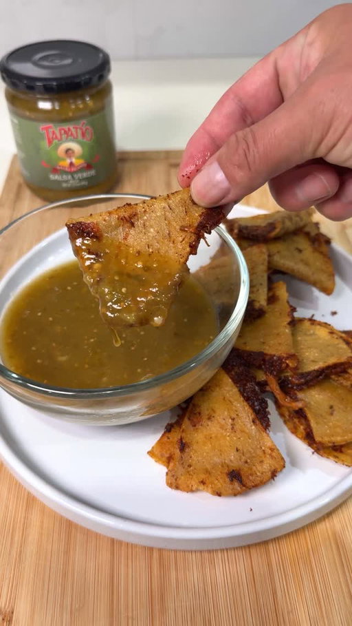 Birria taco chips and salsa 🔥

Follow @tapatiohotsauce for more fire recipes!

You're right @gimpy this Rips!! 

♨️ Microwave these tacos and fry them for some delicious chips and salsa
#tapatiohotsauce #hotsauce
