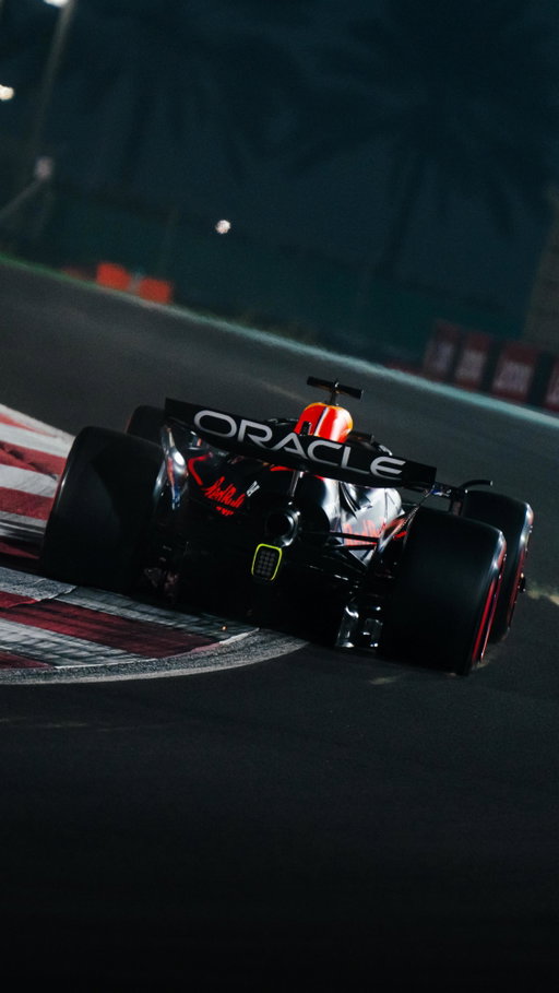 Advantage Verstappen in title showdown… 👀

#f1 #formula1 #motorsport #racing #cars #f12025 #uae #abudhabigrandprix #abudhabigp