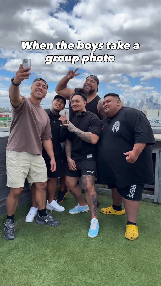Is it cause I can’t fit in the photo🥀😔🤣🤣🤣🤣
