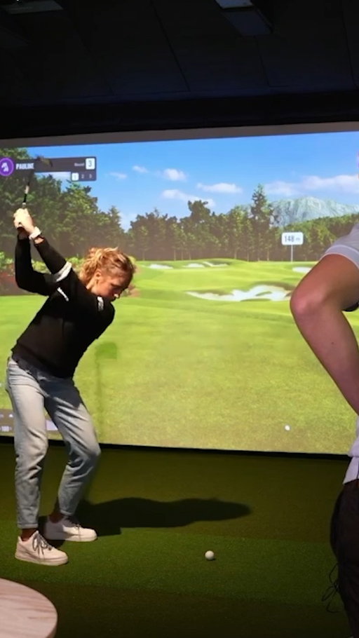 Le duo @pauline_roussinbouchard et @jeancovillault très impressionant sur simulateur 😱 
L'émission "Le Club" de novembre à revoir sur notre chaîne youtube ⛳️
#ffgolf #golf #leclub