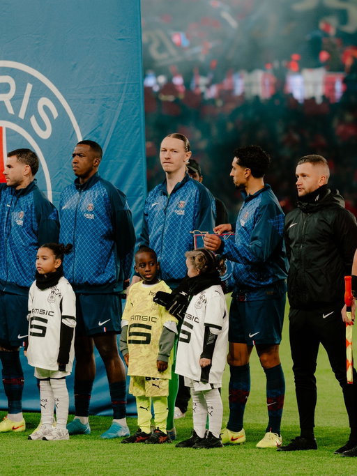 Paris x Rennes 🔴🔵

Bon début de la saison tant attendu.🔥💪🏻

My long-awaited debut this season.🔥💪🏻

Долгожданный мною дебют в этом сезоне.🔥💪🏻