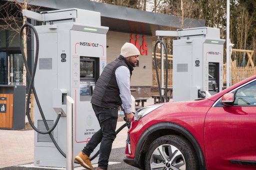 ⚡️🎄Visiting Winchester this Christmas? 🎄⚡️

Make your journey jolly smooth with the @instavoltuk Superhub (located just off the A34 near the M3), providing a sleigh-load of power with its 44 ultra-rapid chargers🔌🚗

While your vehicle is charging, stop by Starbucks at the Superhub which is currently serving its seasonal drinks and festive food – from gingerbread lattes to turkey sandwiches and pigs under blankets rolls 🥪 🎅☕️

#InstaVolt #WinchesterSuperhub #ChargeUpChristmas #EVCharging #ElectricVehicle #StarbucksSeason #FestiveDrinks #ChristmasInWinchester #GingerbreadLatteSeason