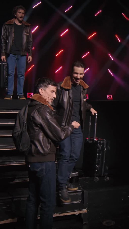 Quand Arnaud repère une femme enceinte !  Petit extrait du rappel que vous pouvez trouver exclusivement dans le DVD. Le show complet lui est tjrs disponible en replay sur l’app canal.  #lespectacledutrio #letrio