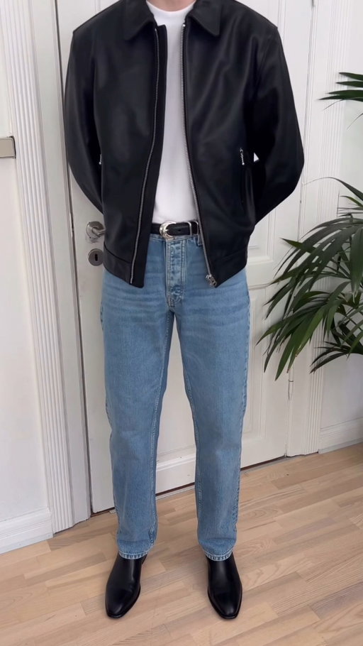 Denim jeans > They’ve become a go-to in my wardrobe, perfect for adding that effortless, casual vibe I’ve really been leaning into this year. Here I’m wearing five different pairs, all with a straight fit and a high waist 👏

#menswear #mensstyle #denimjeans