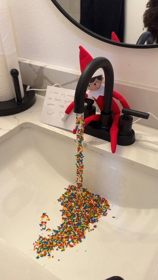 This Elf is about to get kicked out of our house. She loves her sprinkles so she was not okay with this one. 😩 @elfontheshelf 

I told her I’d get her some more and she was fine after lolol. 🤭