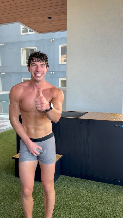 Whenever you wake up not feeling 100%, it’s up to you to determine how you win the day. The wine may have won the battle, but I won the war.

#explore #vlog #lifestyle