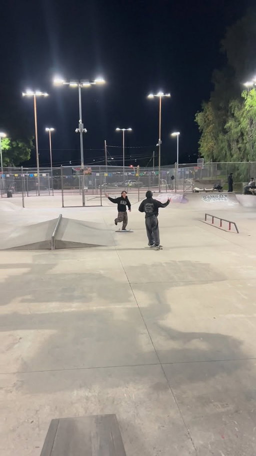 Back to back 🎥 @hcorteez