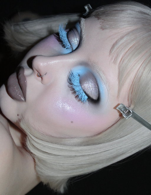 Swipe to see the eyeshadow palette used ⟢ & for a little surprise guest 😽🩵⋆.˚˖࿔ ࣪

Honestly, wasn’t going to post this one because using a lighter color for the lashes made them look a little *crusty* but I still looooove the look so here it is hehe 

Products used:
@colourpopcosmetics Aurora Eyeshadow Palette for eyes, lashes and blush 
@aboutfacebeauty The Performer Foundation “F0cool”
@milkmakeup Cream Contour “Smolder” 
@makeuprevolution Translucent Baking Powder 
@bennyemakeup Luxe Luminere Highlight 
@kaleidosmakeup Lip Pencil “Dark Matter”
@kaleidosmakeup Lip Melt “Stranger”

#wintermakeup #coloredlashes #colourpopbesties