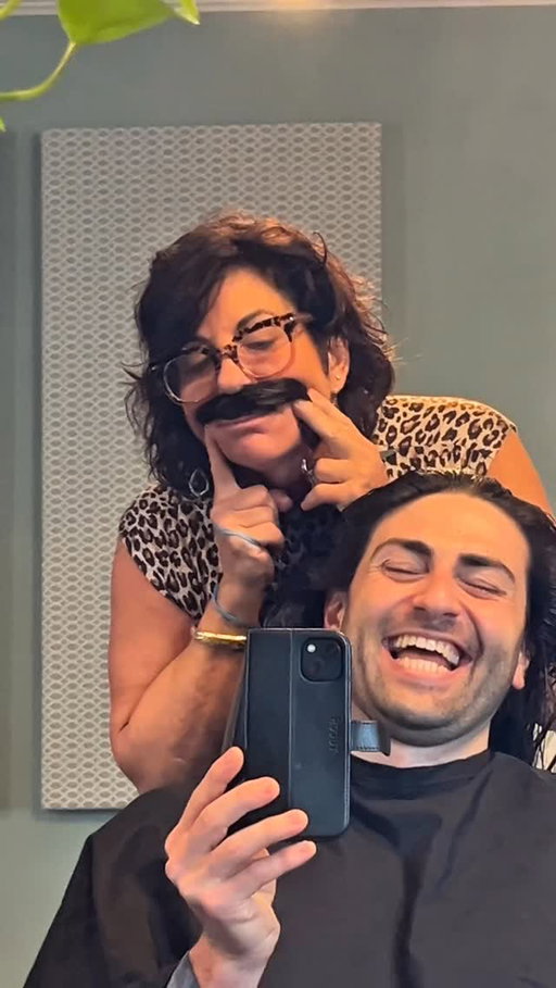 chop chop 

#menwithlonghair #haircare #hairroutine #longhairmen #longhair