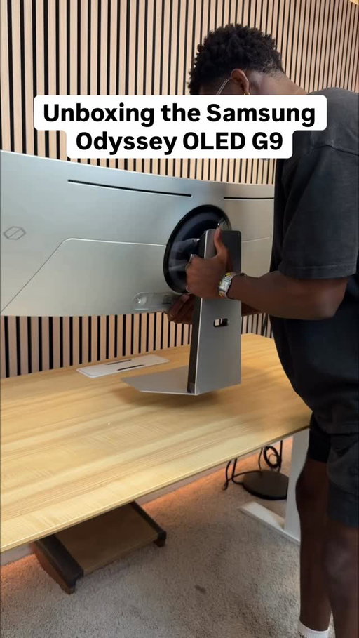 Unboxing this beautiful Samsung Odyssey OLED G9 Monitor. A 49 inch monitor with beautiful colors, amazing features and spectacular performance!

This is now my primary monitor and I’ll share my review with you in the coming days #desksetup #samsungmonitor #ultrawidemonitor #dualmonitor