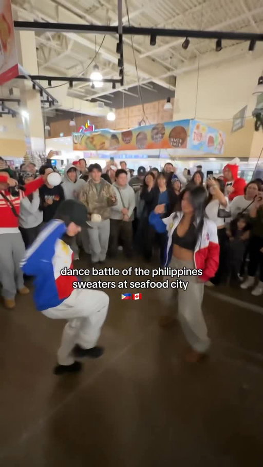 i told my sister in the ph hoodie to dance against the other girl in the ph sweater N SHE DID!! 

•
•
•
•
•
•
•
•
seafood city, filipino, pinoy, scarborough, dance battle, toronto

#seafoodcity #filipino #pinoy #scarborough #dancebattle #toronto