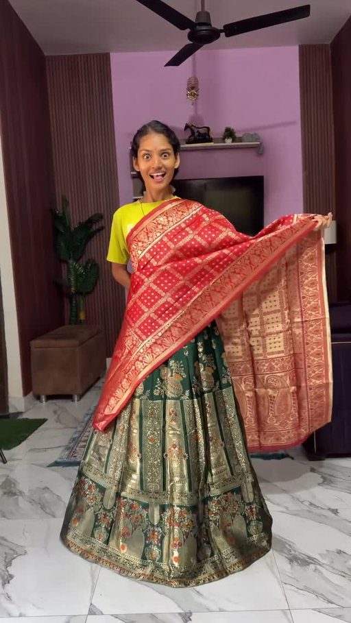 Mehandi outfit 😍❤️
.
.
#misshosiyar #reels #viral #shorts #minivlog #viralvideos #vlog #trend #viralreels #trendingreels #mehandi #mehandioutfit #weddingoutfit #shadi
