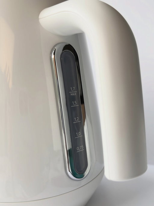 De’Longhi Eclettica SpecialTea is a sleek and versatile kettle that makes brewing the perfect cup effortless. 

It's 9-step temperature control ensures the right heat for every tea or coffee, while the keep-warm function and removable filter add convenience. 
Its design adds a stylish touch to any kitchen. 
Quick to boil and simple to clean, it’s perfect for daily use and tea enthusiasts alike.

@influenster @delonghianz @delonghi_nz @delonghi_au

#melbourne_desi_girl #complimentary #perfetto #delonghi #kitchengoals #melbourne